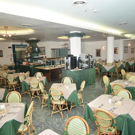 Hotel Germania 3*
