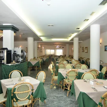 מלון Germania 3*